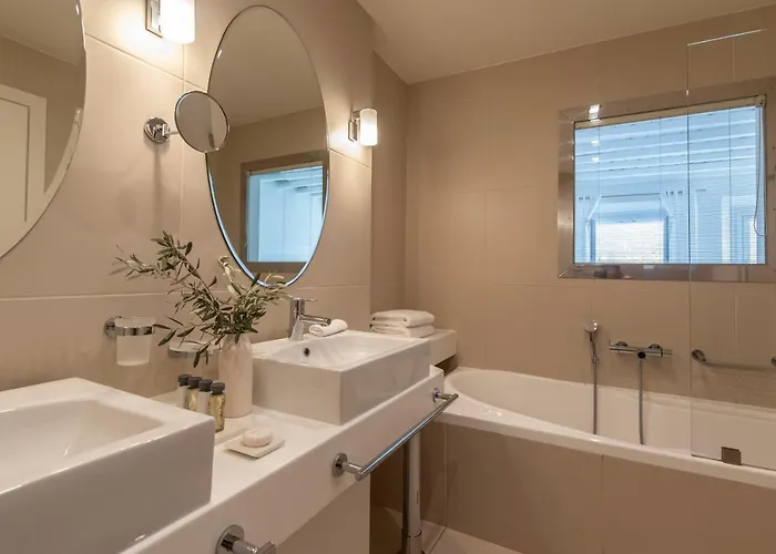 Semesteranläggning (resort) Elies 5*